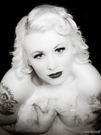 Toronto Burlesque Photographer | Burlesque Pinup and Vintage Photography