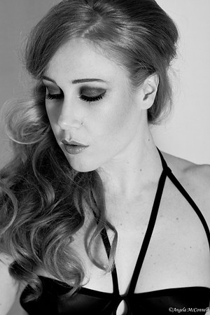 Toronto Burlesque Photographer | Burlesque Pinup and Vintage Photography
